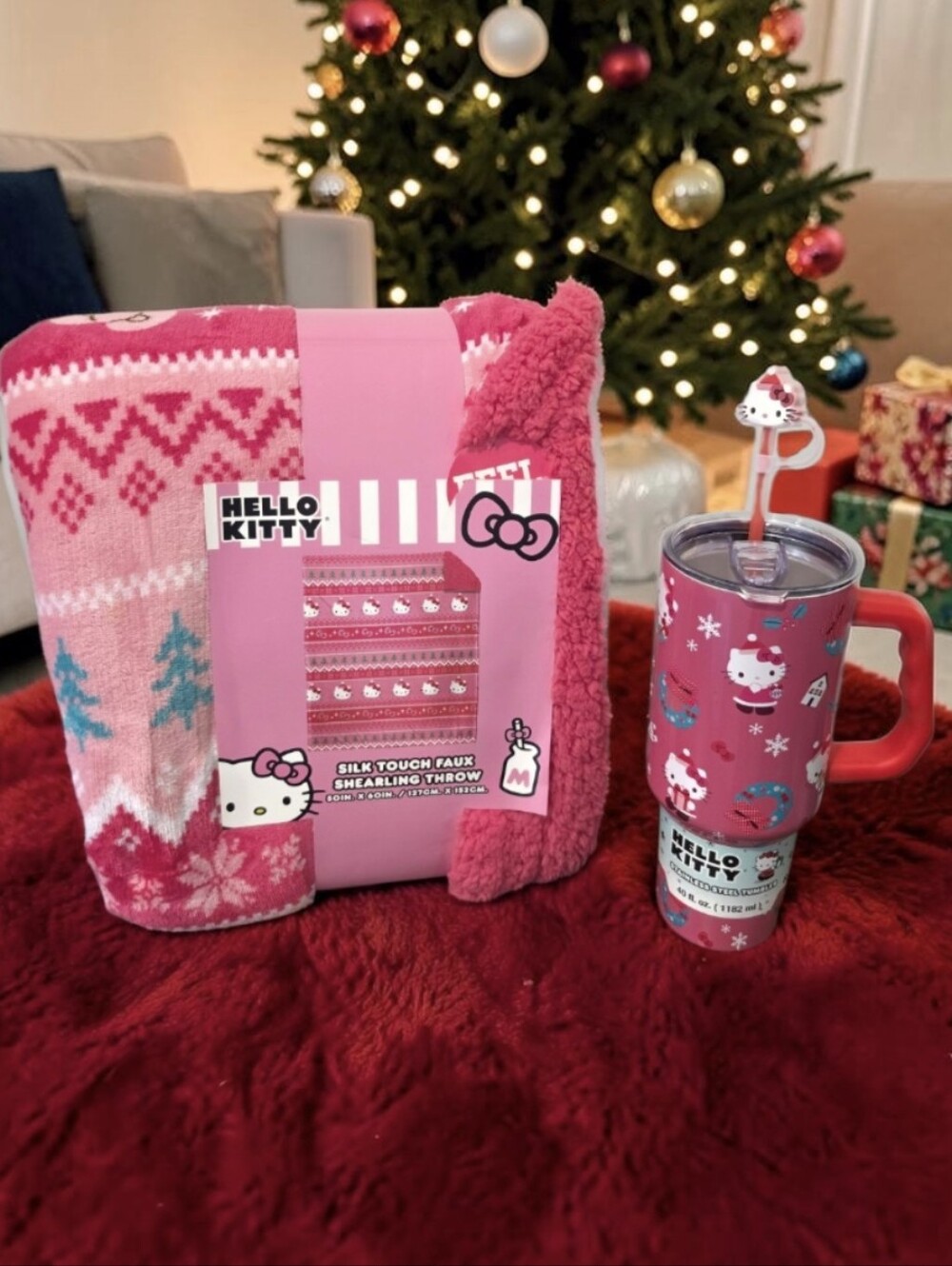 NWT Hello Kitty Pink Holiday Sherpa Throw Blanket & Tumbler Gift Set